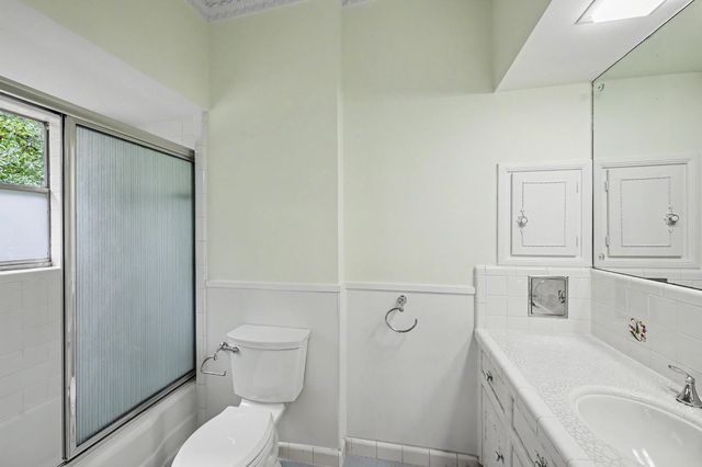 10811 Hunters Forest Drive, Hunters Creek Village, TX 77024
