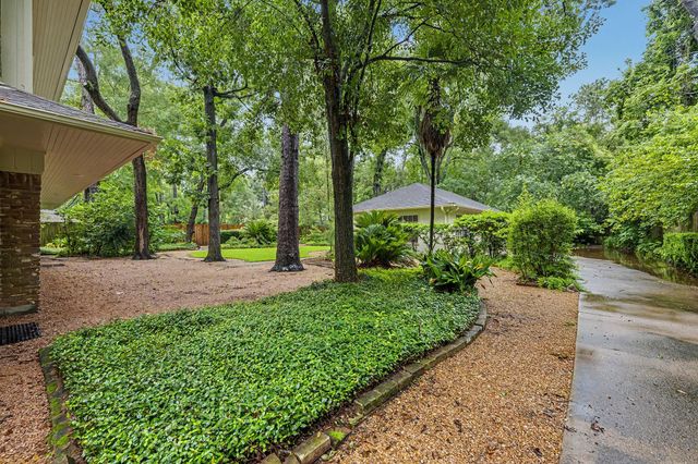 10811 Hunters Forest Drive, Hunters Creek Village, TX 77024
