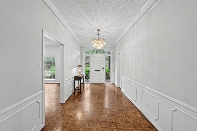 10811 Hunters Forest Drive, Hunters Creek Village, TX 77024
