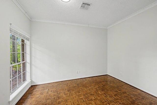 10811 Hunters Forest Drive, Hunters Creek Village, TX 77024