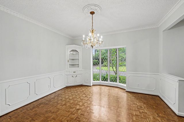 10811 Hunters Forest Drive, Hunters Creek Village, TX 77024