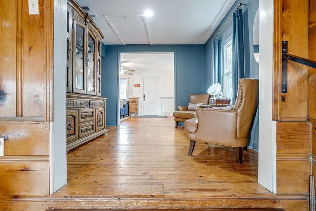 3705 Collinwood Avenue, Fort Worth, TX 76107