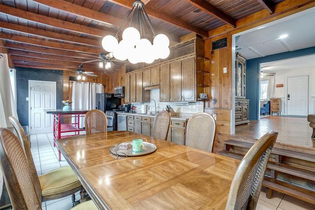 3705 Collinwood Avenue, Fort Worth, TX 76107