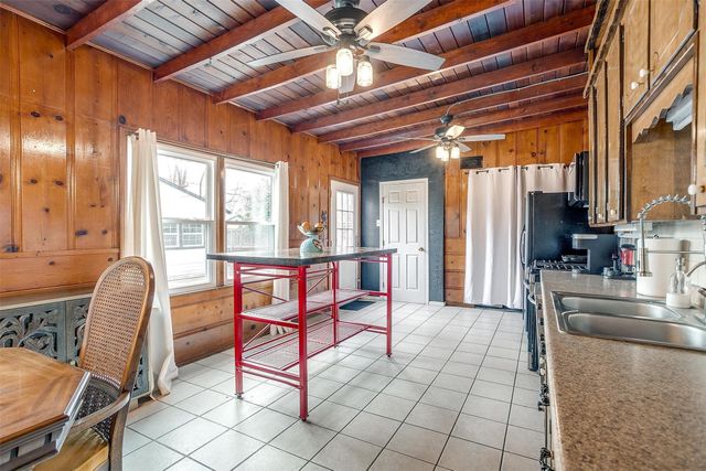 3705 Collinwood Avenue, Fort Worth, TX 76107