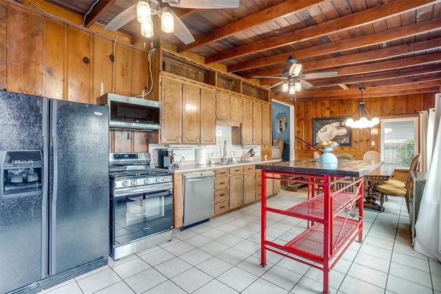 3705 Collinwood Avenue, Fort Worth, TX 76107