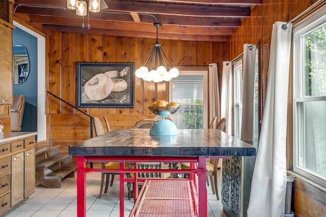 3705 Collinwood Avenue, Fort Worth, TX 76107