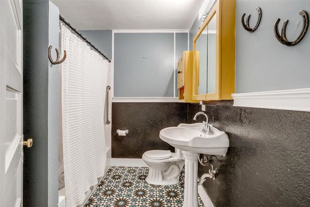 3705 Collinwood Avenue, Fort Worth, TX 76107