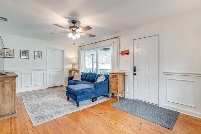 3705 Collinwood Avenue, Fort Worth, TX 76107