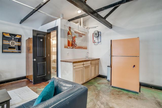 3705 Collinwood Avenue, Fort Worth, TX 76107