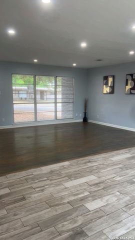 211 BAMBURGH DR, San Antonio, TX 78216