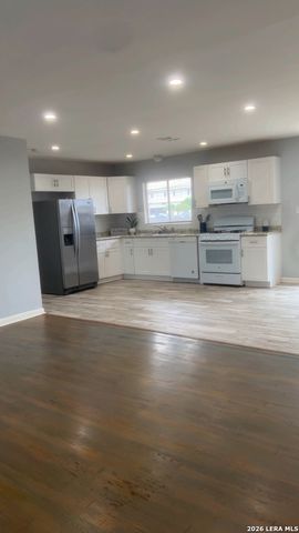 211 BAMBURGH DR, San Antonio, TX 78216