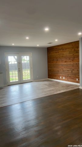 211 BAMBURGH DR, San Antonio, TX 78216