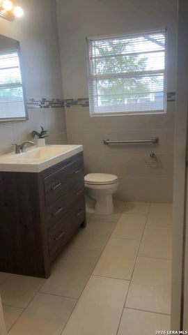 211 BAMBURGH DR, San Antonio, TX 78216