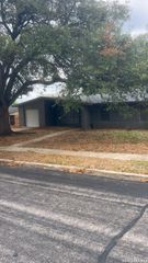 211 BAMBURGH DR, San Antonio, TX 78216