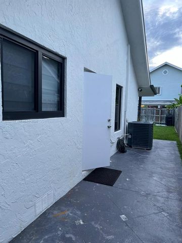 10822 SW 142nd Ct, Miami, FL 33186