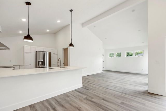 3481 W Moark Street, Springfield, MO 65810