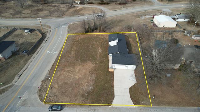 3481 W Moark Street, Springfield, MO 65810