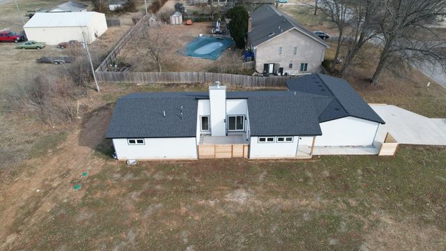 3481 W Moark Street, Springfield, MO 65810