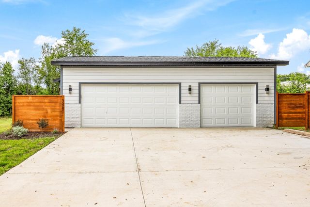 3481 W Moark Street, Springfield, MO 65810