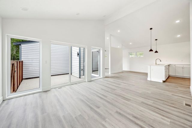 3481 W Moark Street, Springfield, MO 65810