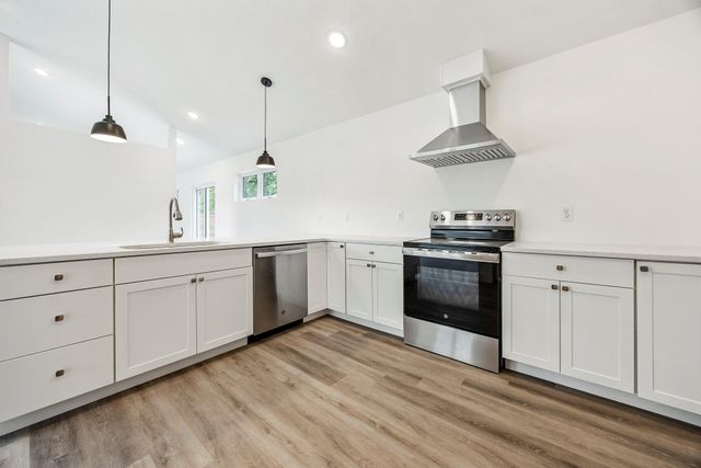 3481 W Moark Street, Springfield, MO 65810