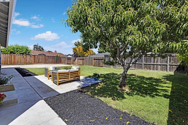 35936 Magellan Dr, Fremont, CA 94536
