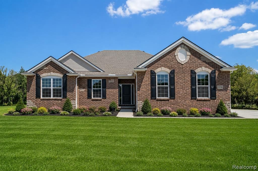 52860 Antoinette Road, Shelby Twp, MI 48316
