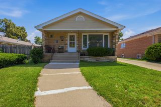 9607 S Sacramento Avenue, Evergreen Park, IL 60805