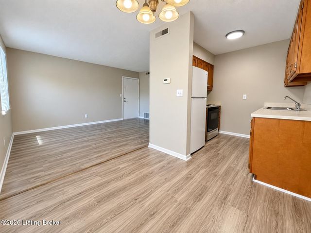 3409 Prestwood Dr 6, Louisville, KY 40219
