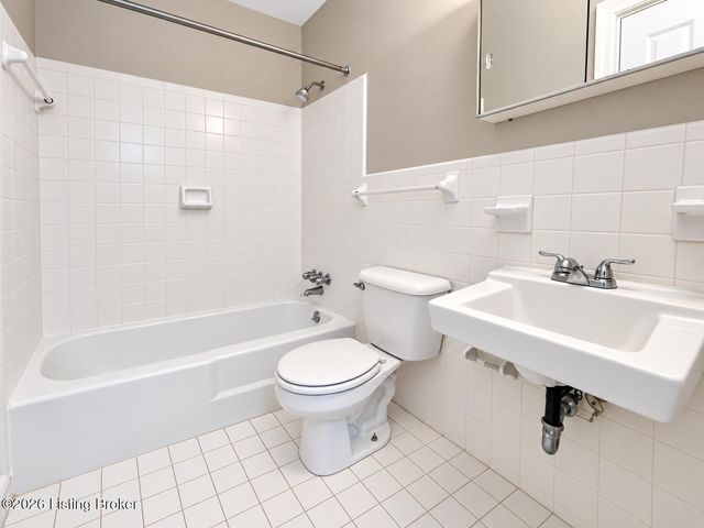 3409 Prestwood Dr 6, Louisville, KY 40219
