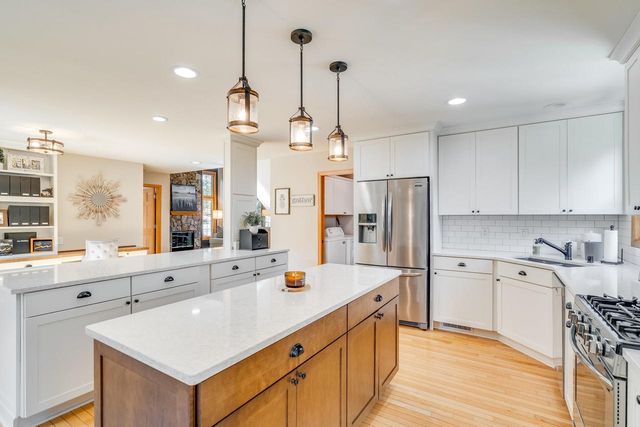 8032 103rd AVENUE, Pleasant Prairie, WI 53158