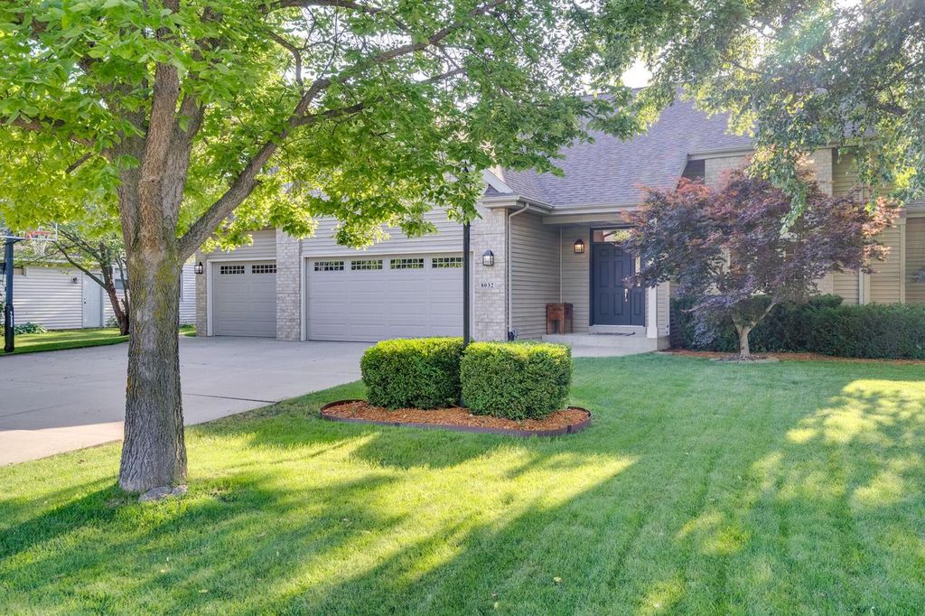 8032 103rd AVENUE, Pleasant Prairie, WI 53158