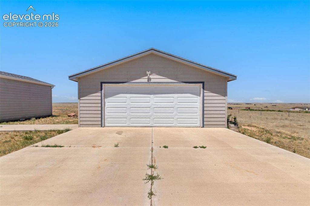 334 N Dinner Bell Drive, Calhan, CO 80808 — photo 2