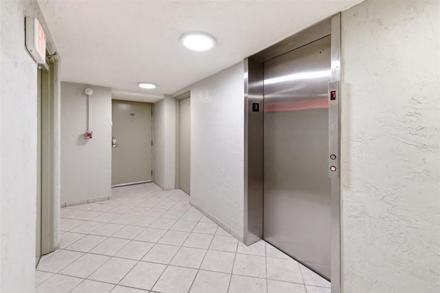 6312 MIDNIGHT PASS ROAD 305S, Sarasota, FL 34242