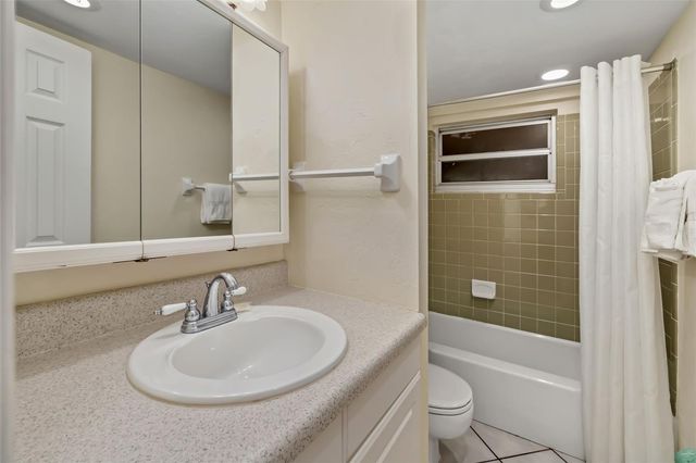 6312 MIDNIGHT PASS ROAD 305S, Sarasota, FL 34242