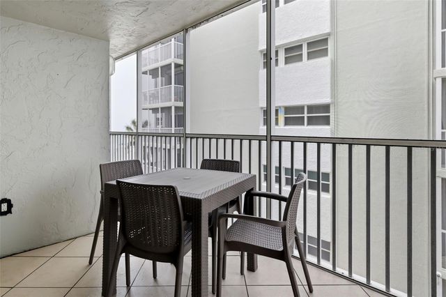 6312 MIDNIGHT PASS ROAD 305S, Sarasota, FL 34242