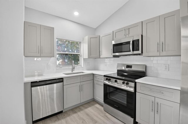 8410 Via Serena, Boca Raton, FL 33433