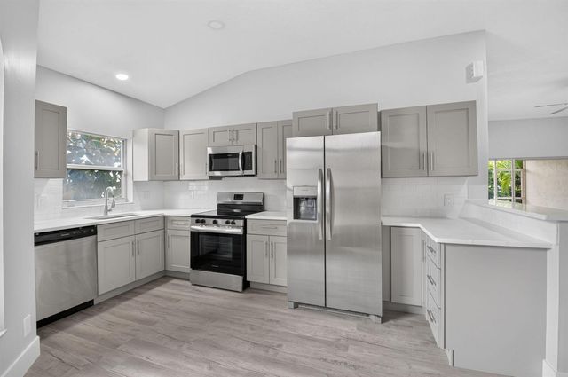 8410 Via Serena, Boca Raton, FL 33433