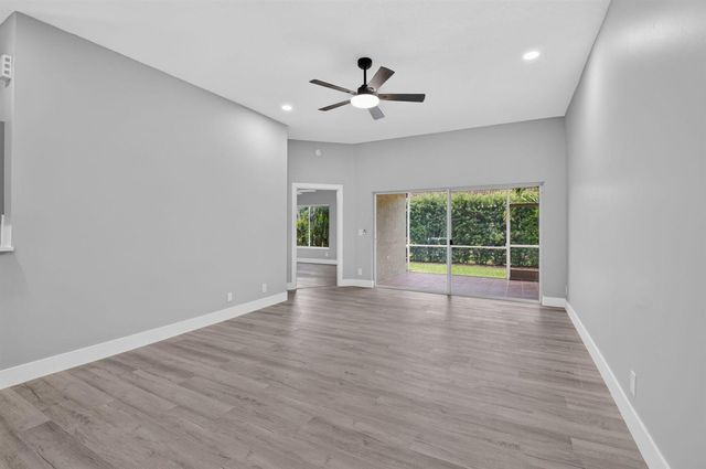 8410 Via Serena, Boca Raton, FL 33433