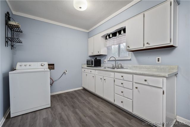 906 Silverwood Drive, Clarksville, IN 47129