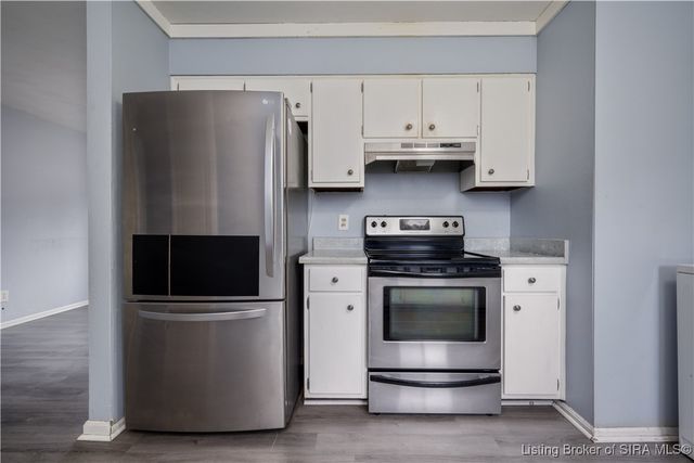 906 Silverwood Drive, Clarksville, IN 47129