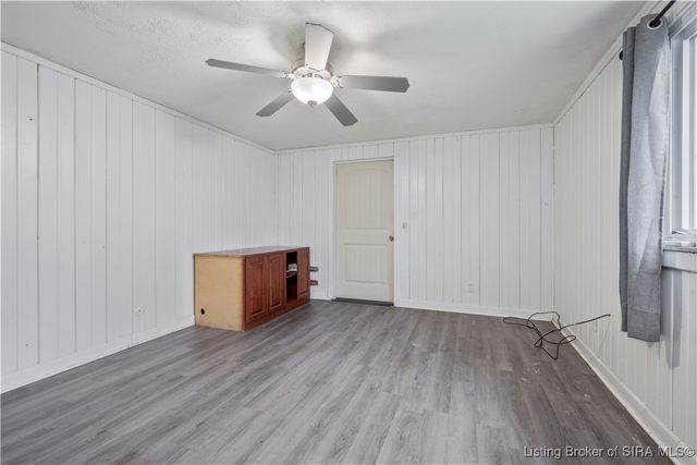 906 Silverwood Drive, Clarksville, IN 47129