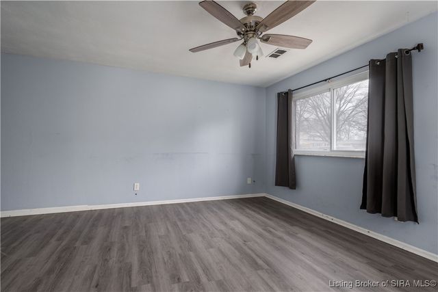 906 Silverwood Drive, Clarksville, IN 47129