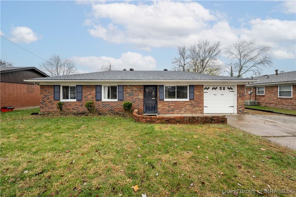 906 Silverwood Drive, Clarksville, IN 47129