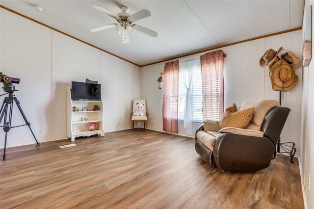 9121 NE County Road 2170, Powell, TX 75153