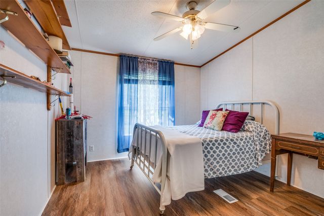 9121 NE County Road 2170, Powell, TX 75153