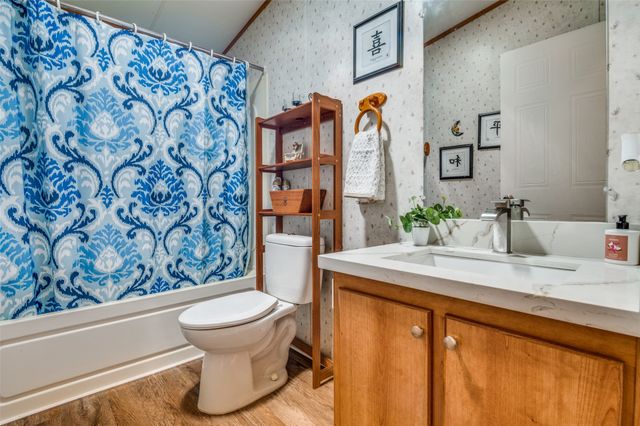 9121 NE County Road 2170, Powell, TX 75153