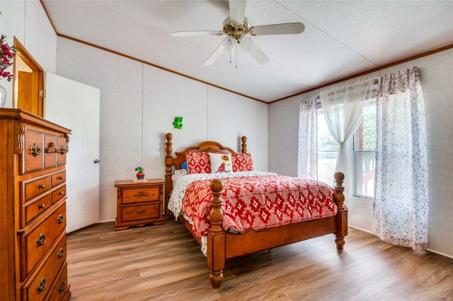 9121 NE County Road 2170, Powell, TX 75153