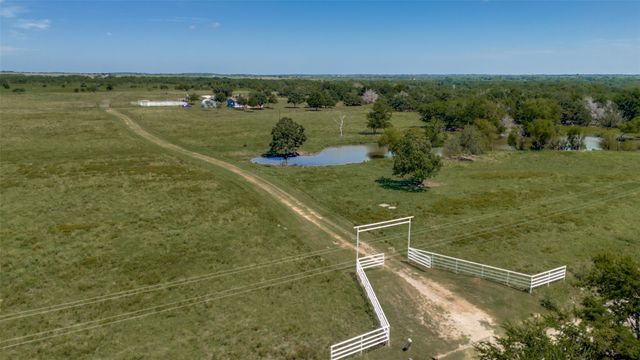 9121 NE County Road 2170, Powell, TX 75153