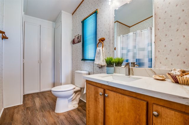 9121 NE County Road 2170, Powell, TX 75153